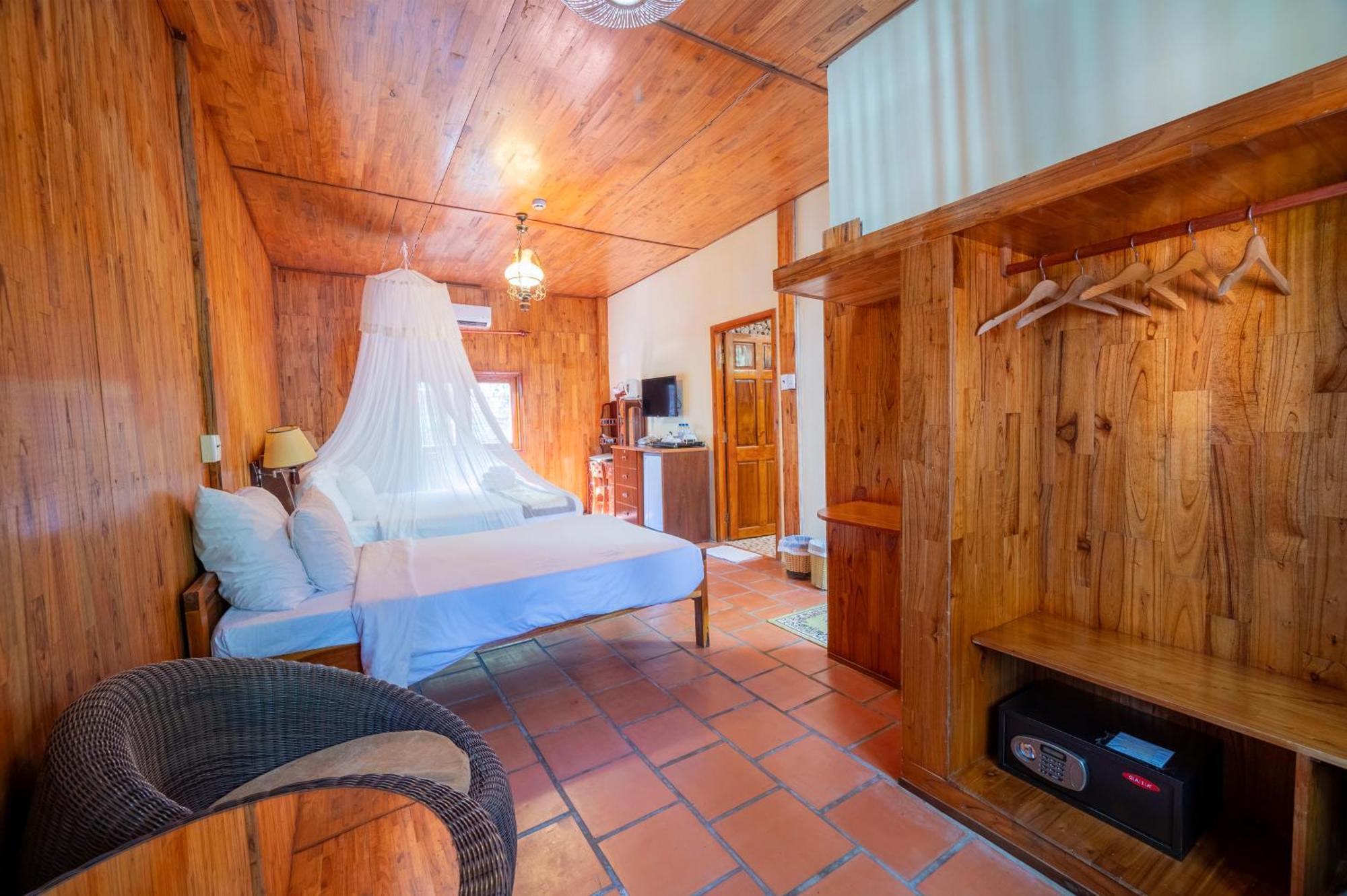 Chez Carole Beach Resort Дуонг-Донг Экстерьер фото